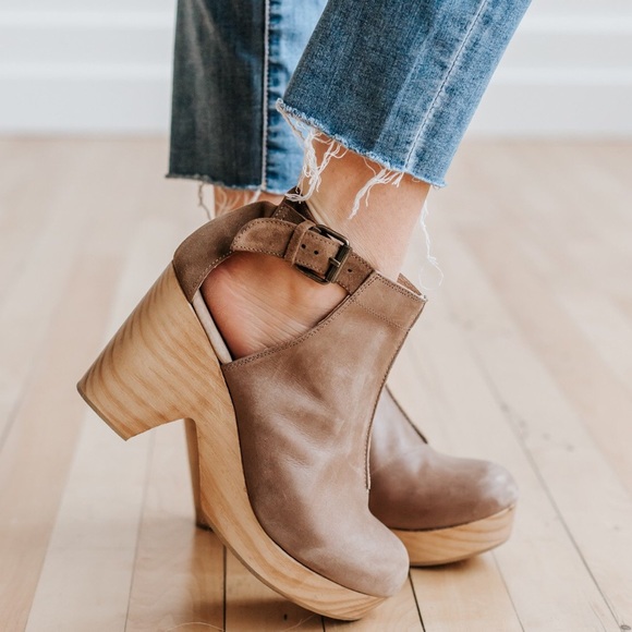 Free People Shoes - Free People Amber Orchard Clogs NIB